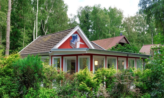 Ostseebad Dierhagen House | House Gabi - romance and sea for 2 people 500m from the Baltic Sea beach