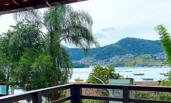 Marinas House | House in Angra dos Reis Sea View up to 3 People