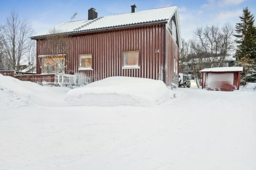 Tromso House | House in the lights and Aurora