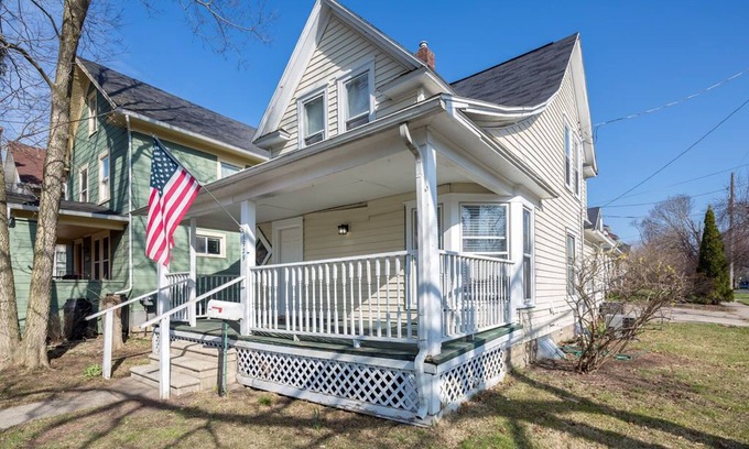 Lansing House | House Jerome| If only for a Knight