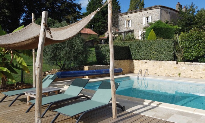 Sauveterre-la-Lemance House | House La Vallée 6 persons with swimming pool 3* France