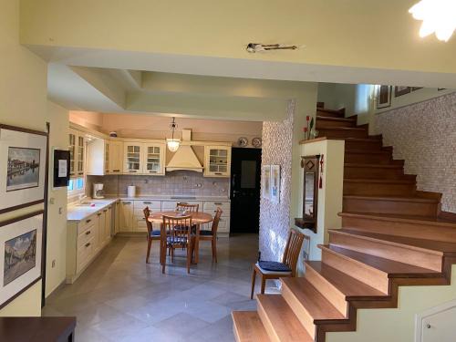 Ipsos House | HOUSE MINA Corfu