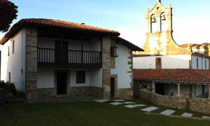 Prado House | House of Village House of Isidoro