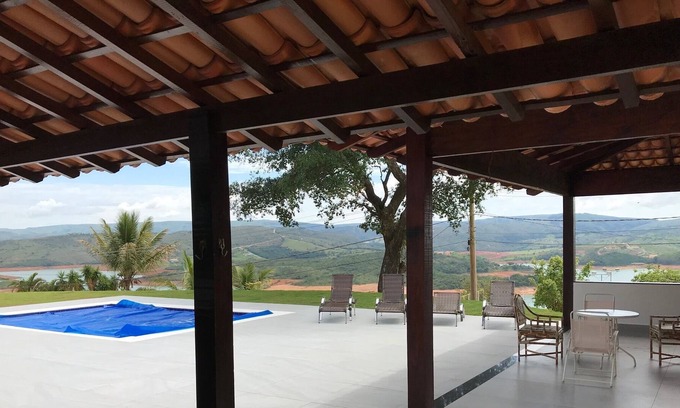 Capitolio House | House on Lake Escarpment, Perfect for Families and Children with Boating