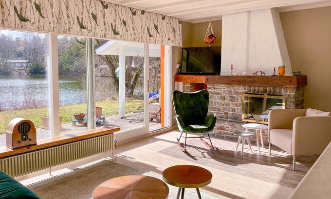 Waldsiedlung Romerstraße House | house on lake