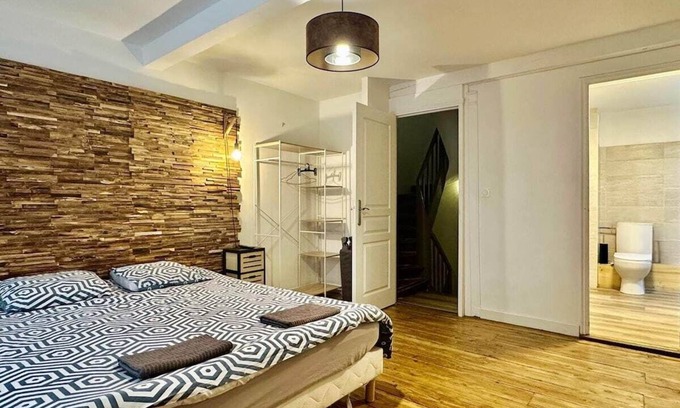 Carcassonne House | House-Private Bathroom