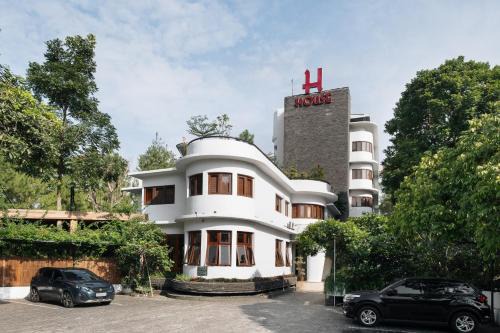 Hegarmanah Hotel | House Sangkuriang