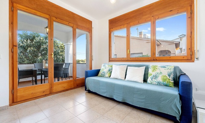 La Pobla de Montornes Ski Chalet | House with pool and garden in Castell de Montornès