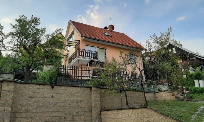Rozdrojovice House | House with large terrace and pool for city and nature vacation