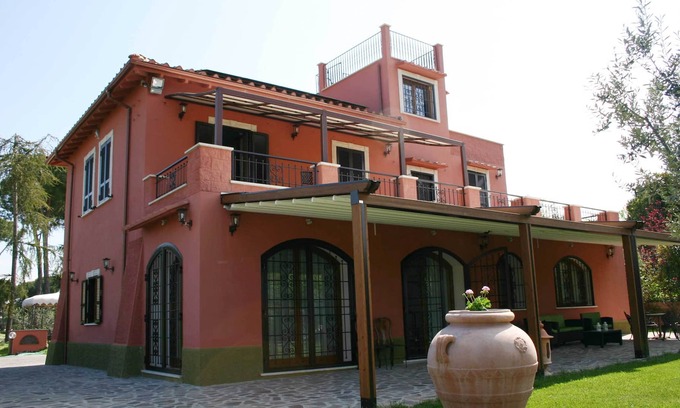 Frascati Cottage | HOUSE WITH POOL AND PARK