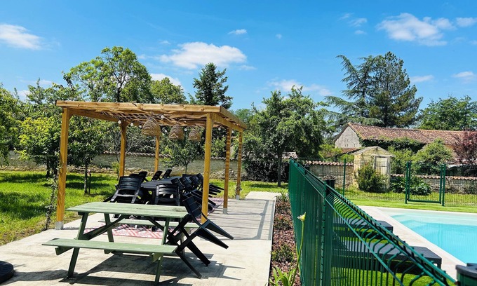 Mouton House | House with swimming pool in Charente. Ideal for families, games room.