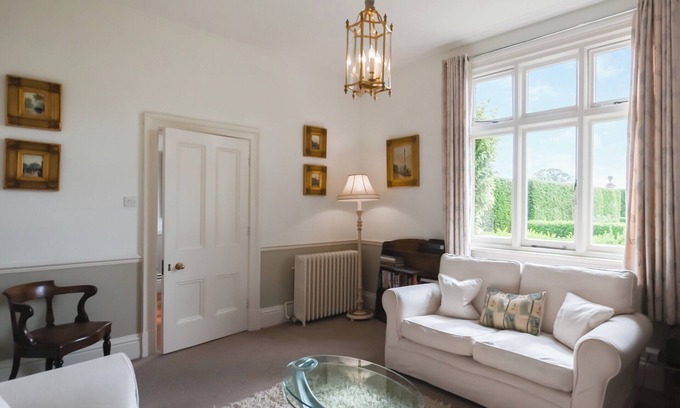 High Ercall Cottage | Housekeepers Cottage - UK47216