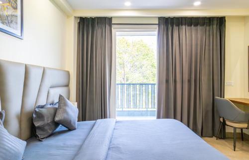 Gurugram Hotel | Housr Sector 43 Gurgaon Near One Horizon Centre