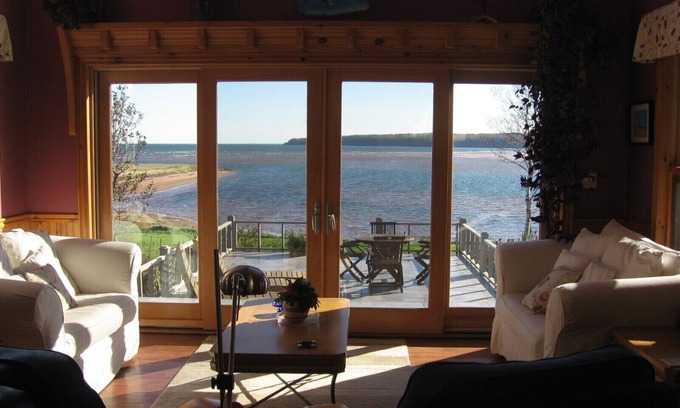 Red House House | Howe Bay Beach House/PEI Oceanfront Vacation Rental