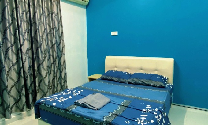 Taman Jali House | HS-Stay Here with 3 bedrooms and 2 bathrooms