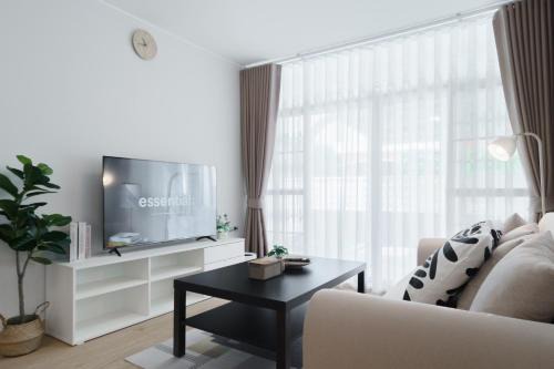 Ratchadaphisek House | Huai Khwang Cozy Home Comforts