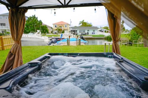 Hudson Beach Estates House | Hudson Beach Getaway and Dock