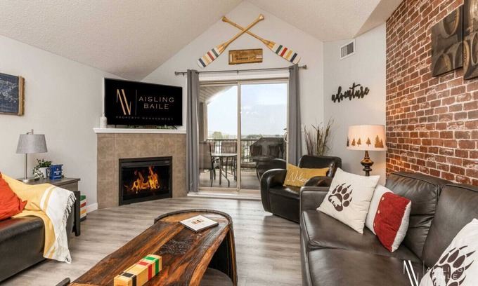 East Kootenay Condo | Hudson Pointe | Top Floor | Pool | Hot Tub | Gym
