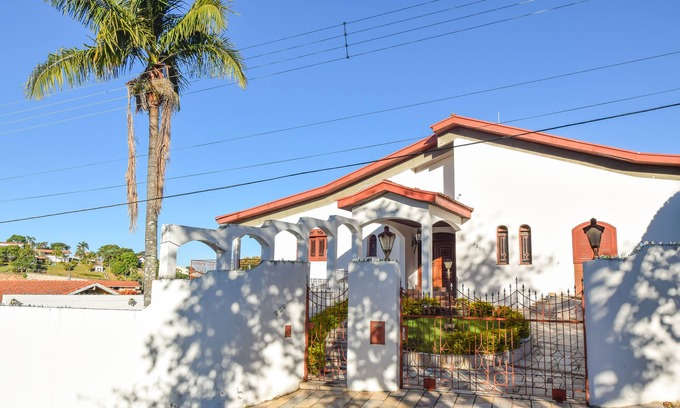 Aguas de Lindoia Cottage | Huge House for Entire Family in Águas de Lindóia