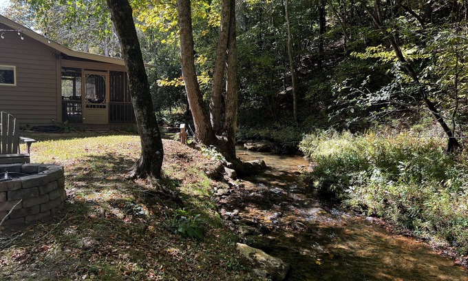 Ellijay Cottage | Huge Level Yard, Private Deep Creek on Noisy Creek 1/1