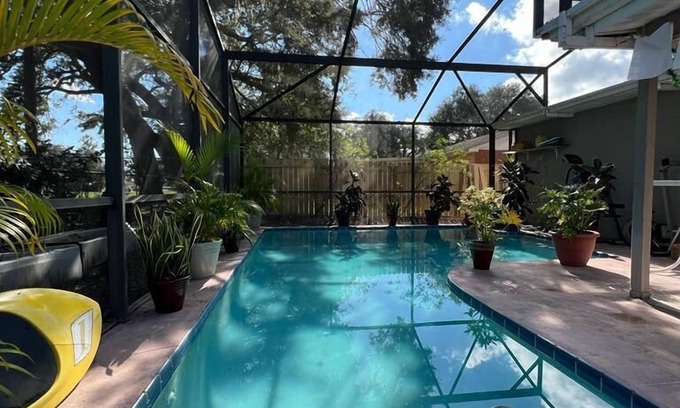 Mill Run Apartment | Huge, Modern, 5 - Star Studio Apartment