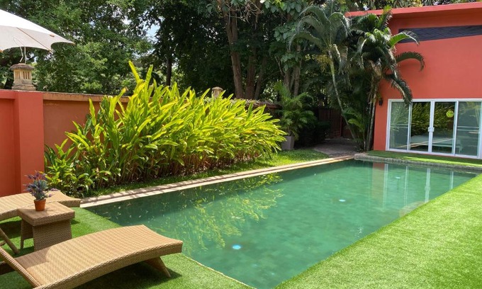 Ban Pong Villa | Hugo Villa (3-Bedroom Pool villa + Rooftop)