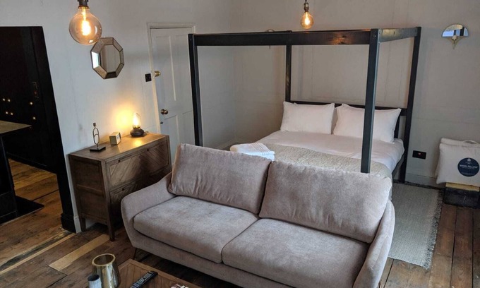 Hull Old Town Apartment | Hull Old Town - Grade II listed Georgian town house