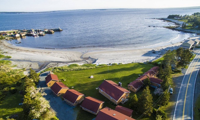 Hunts Point Cabin | Hunts Point 2-BR Coastal Retreat - Cottage # 1