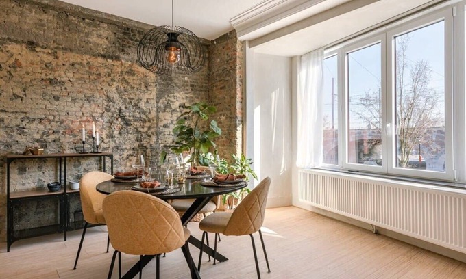 Zurenborg Apartment | Huswell - Industrial apartment with terrace