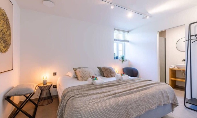 Sint-Kruis House | Huswell - Quick -Double room at ranch De Blauwe Zaal