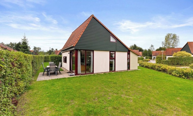Heinkenszand Resort | HVZ Iris 6p - Three Bedroom Resort, Sleeps 6