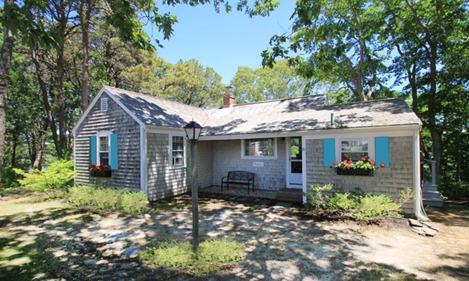 Hyannis Port House | Hyannis Port 2BR Cottage w/King Bed. Ocean Views & Access to 3 Ocean Beaches!