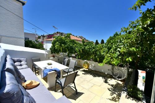 Hydra Apartment | Hydra Art Suites