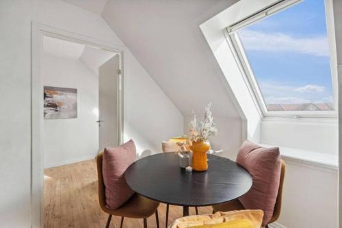 Aalborg Apartment | Hyggelig klassisk Aalborg-lejlighed