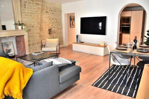 Centre Ancien Apartment | Hyper Centre - Élégant Appartement au Pied des Restaurants et Boutiques