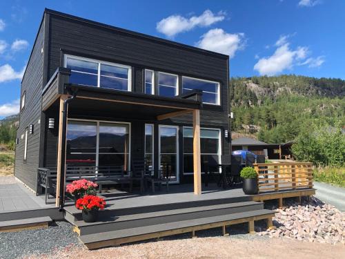 Kviteseid House | Hytte nær vannet, jacuzzi og sauna