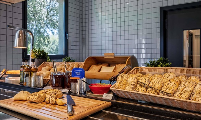 Rejas Hotel | Ibis Budget Madrid Aeropuerto