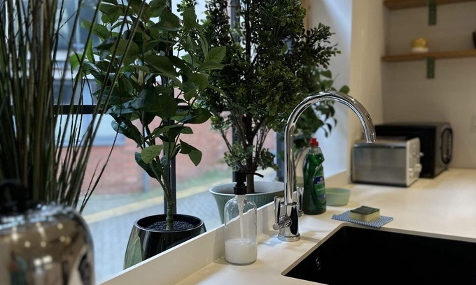 Redcliffe House | Ideal Bristol Getaway - 3 bed Harbourside Home