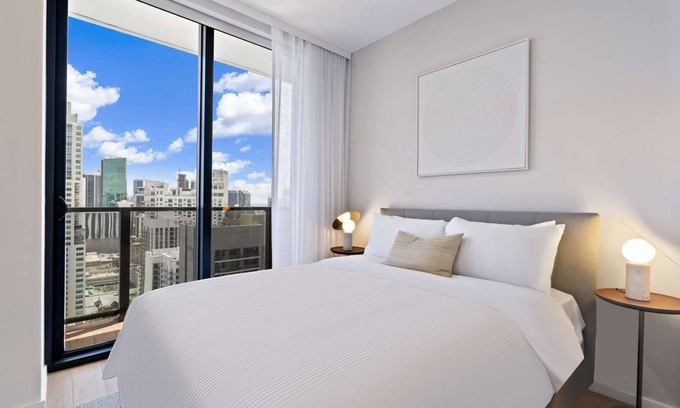 Downtown Miami Hotel | Ideal Mix of Comfort and Value! 2 Comfortable Units with Kitchen, Outdoor Pool