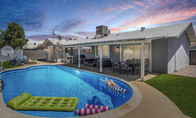 Park Scottsdale One House | Ideally located Old Town home w/heated pool