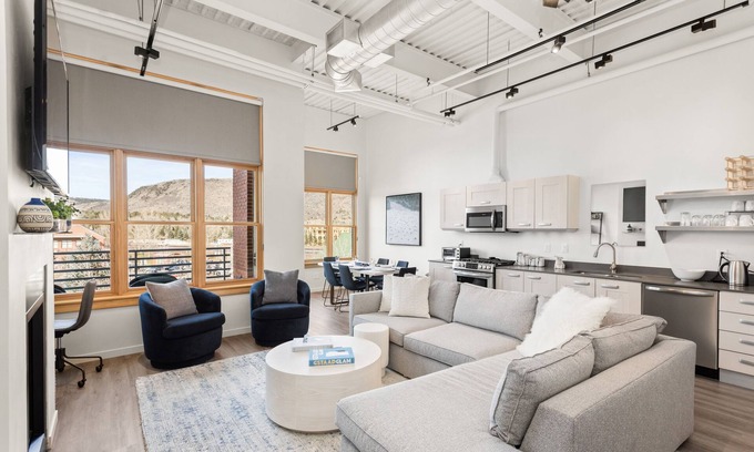 Basalt Condo | Ideally located, well equipped condo in Basalt's Willits town center.