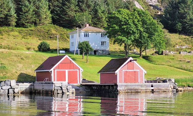 Berle House | Idyllic cottage in beautiful Berle. Fishing, boating, swimming, hiking, pir.