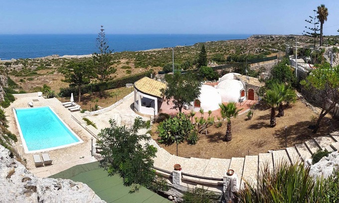 Syracuse House | Igloo Home Plemmirio with Sea Access & Pool