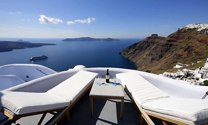 Fira Hotel | Ikastikies Suites