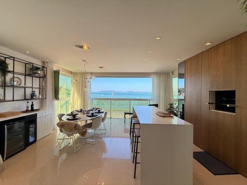 Centro Apartment | IL01- Vista Mar | Pé na Areia | Churrasqueira