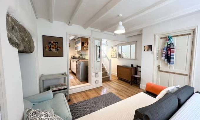 Mabe Cottage | Immaculate Cosy Cornish Cottage in Penryn/Falmouth