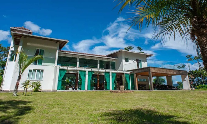 Petropolis House | Immaculate Home! This is your best option in the mountains.