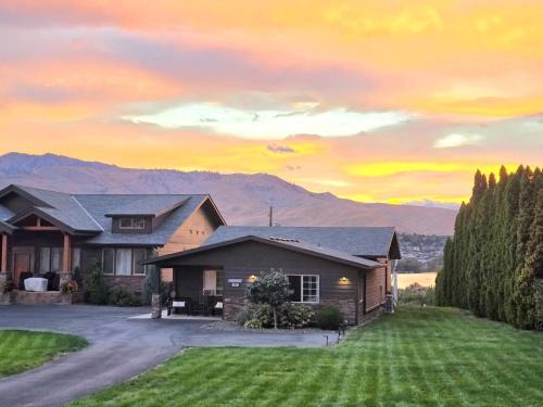 Monitor Apartment | Immaculate Home w/Mtn and River Views!