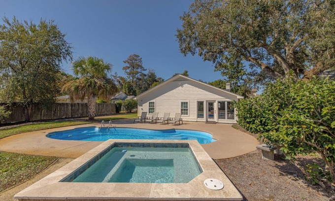 Demere Park House | Immaculate 4 bed/3.5 bath Home with Private Pool