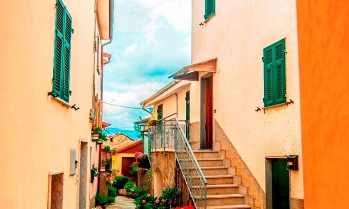 Carrodano House | Immersion to the green, far from the crowd but 14 km from the sea and the Cinque Terre